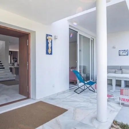 9 Rio Playa شقة